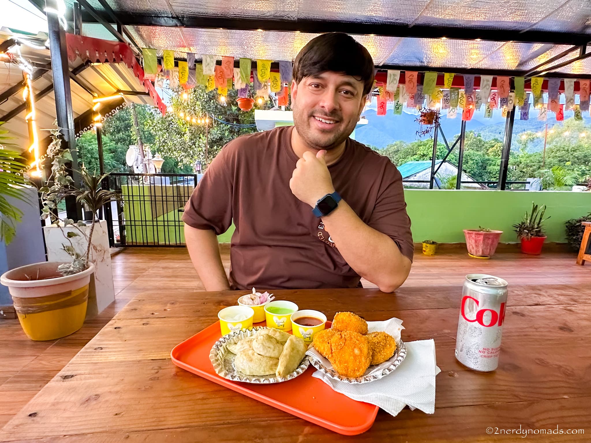 Best kurkure momos in pahadi corner cafe